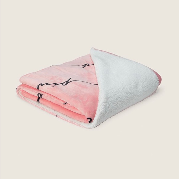 ❄️BNWT victoria secret cozy plush blanket, one size - Picture 1 of 2